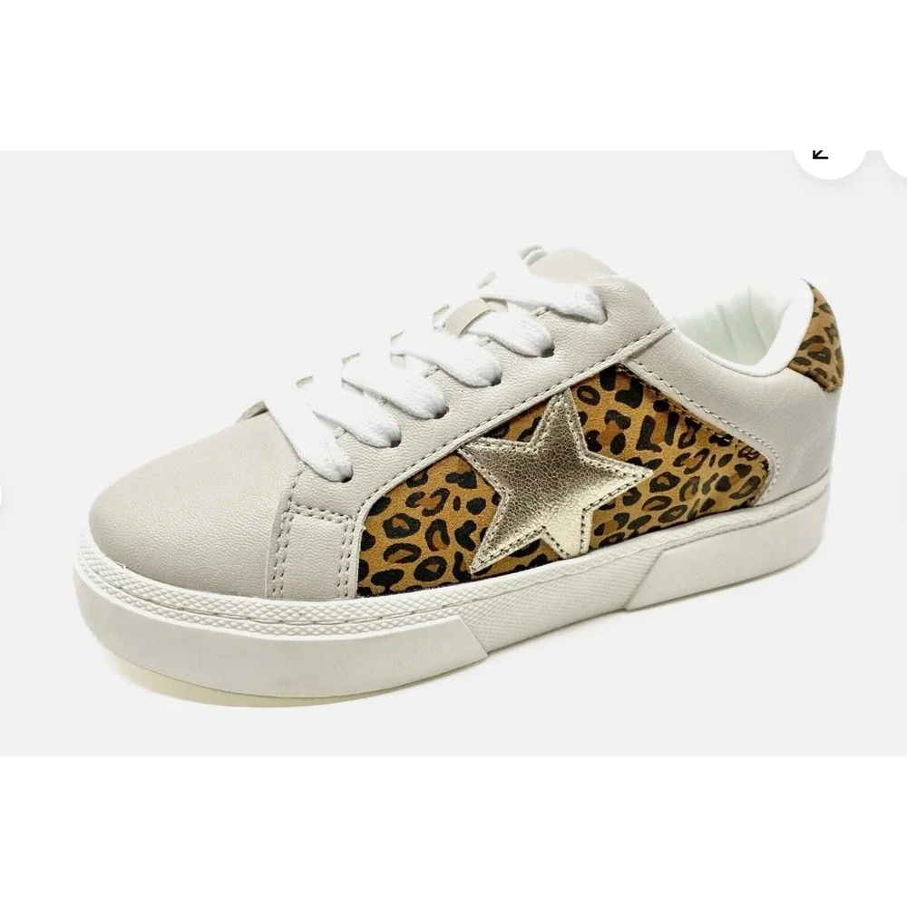 A New Day Sneakers Women 8 Beige Leopard Star Lace Up Fashion NWT
